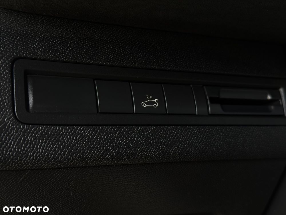Peugeot 3008 BlueHDi 180 Stop & Start EAT8 GT - 19