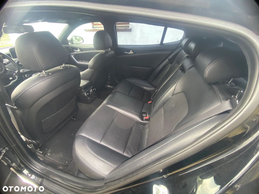 Kia Stinger - 8