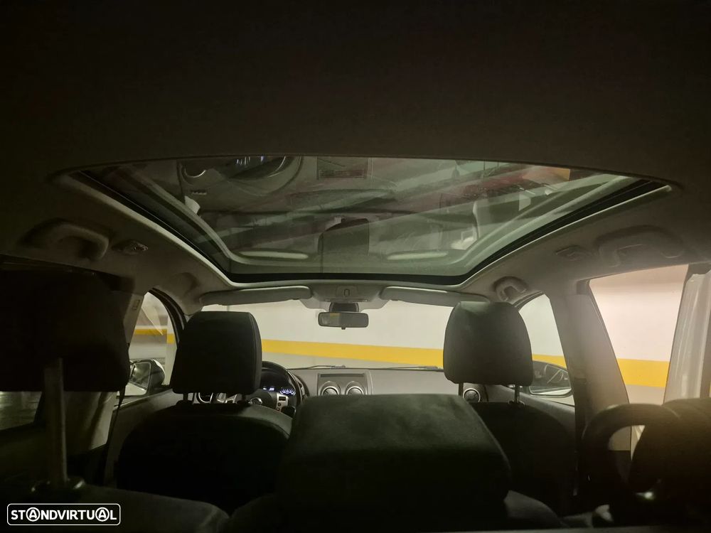 Nissan Qashqai +2 1.5 dCi Tekna Premium 17 - 35