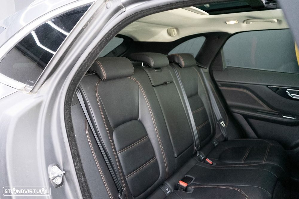 Jaguar F-Pace 20d AWD Aut. R-Sport - 45