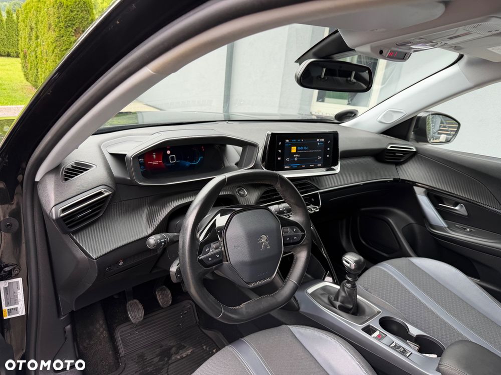 Peugeot 2008 1.5 BlueHDi Allure S&S - 9