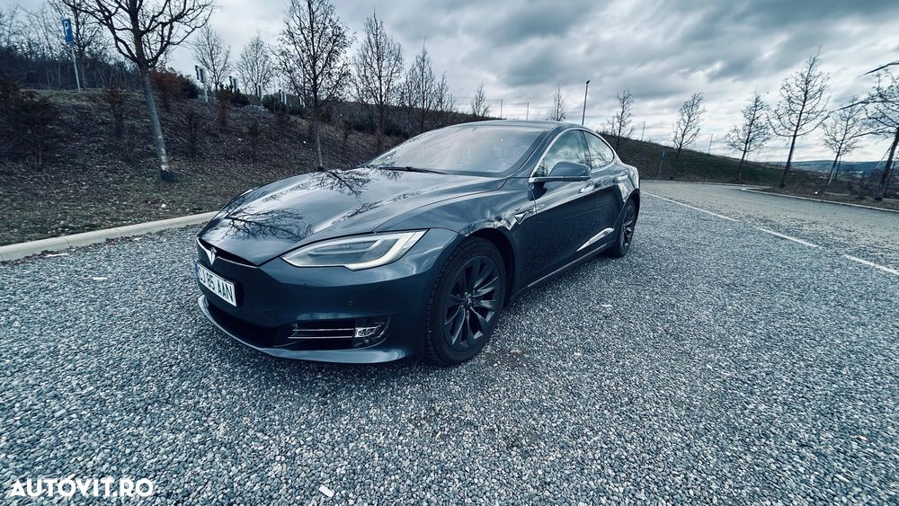 Tesla Model S - 2
