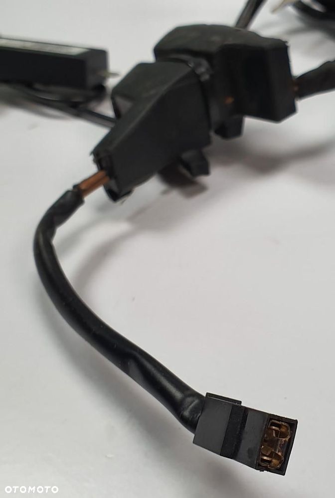 WZMACNIACZ ANTENY MERCEDES SL R230 A2308201789 - 3