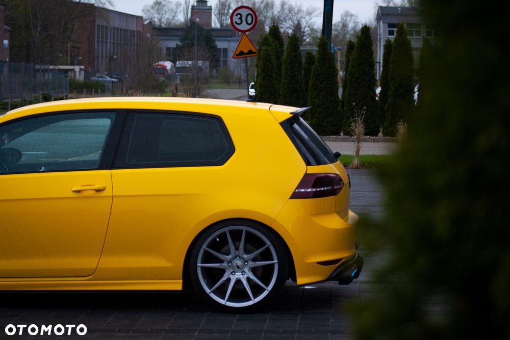 Volkswagen Golf - 8