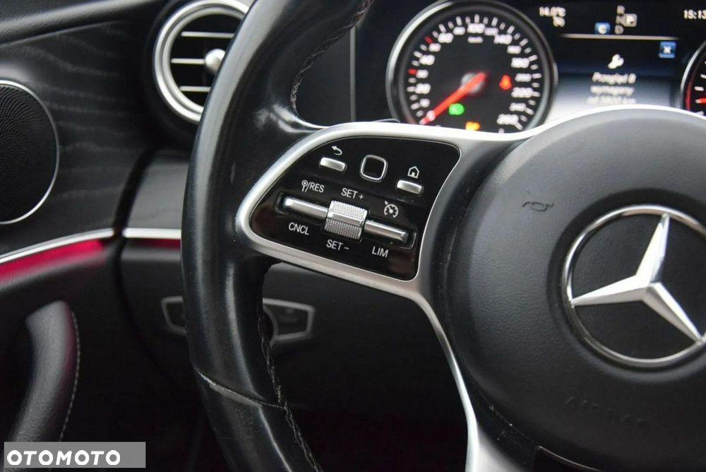 Mercedes-Benz Klasa E 200 d T 9G-TRONIC AMG Line - 24