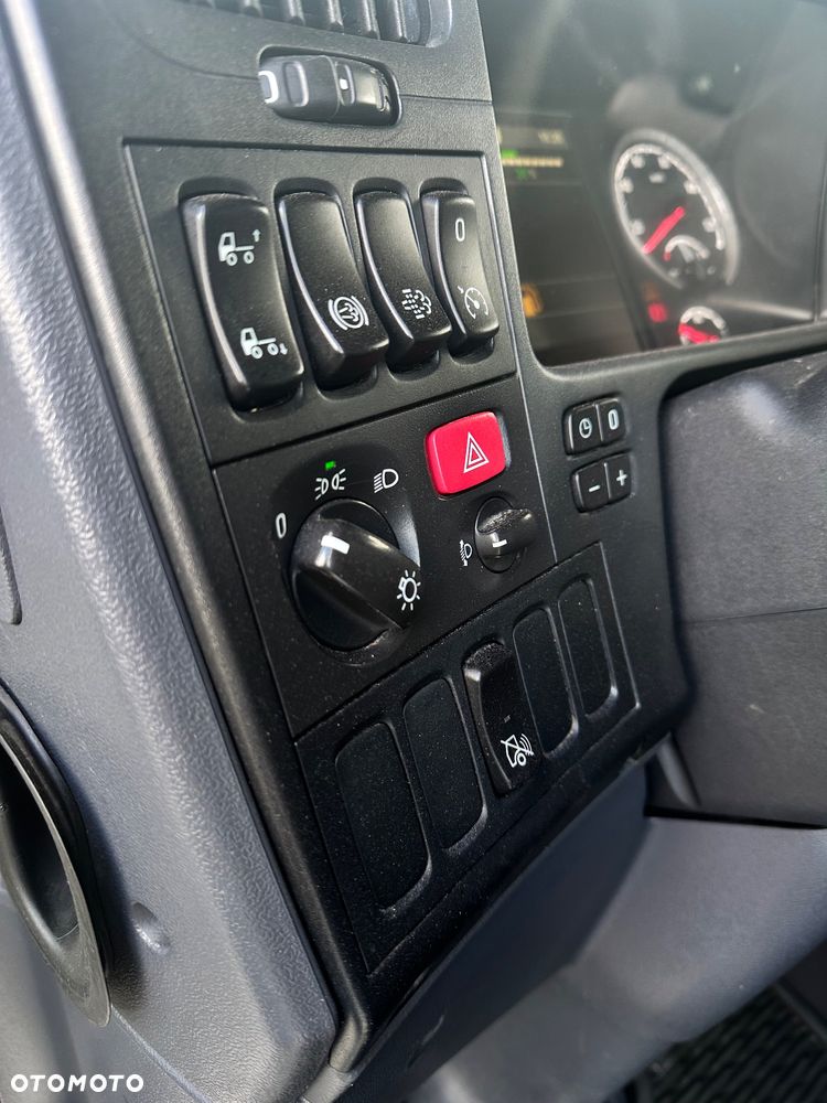 Scania P250 euro6 kontener 8.2 dzienna automat winda - 25