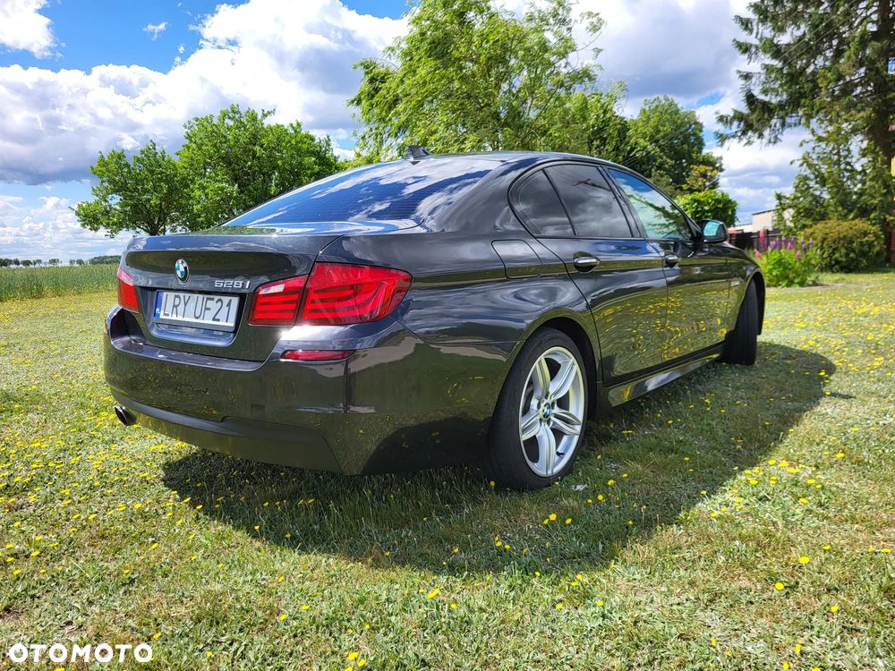 BMW Seria 5 528i - 13