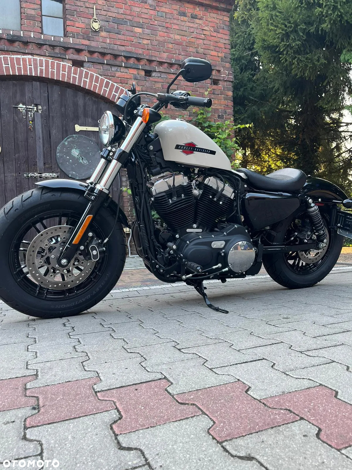 Harley-Davidson Sportster Forty-Eight - 22