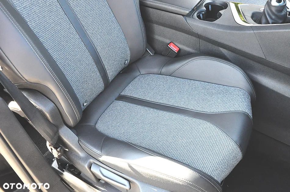 Peugeot 3008 BlueHDi 130 Stop & Start Allure Business-Paket - 26