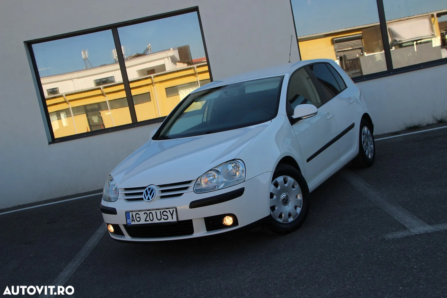Volkswagen Golf 1.4 FSI Comfortline - 3