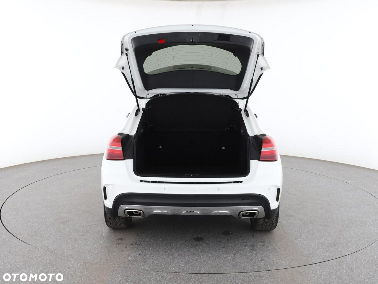 Mercedes-Benz GLA 180 7G-DCT UrbanStyle Edition - 19