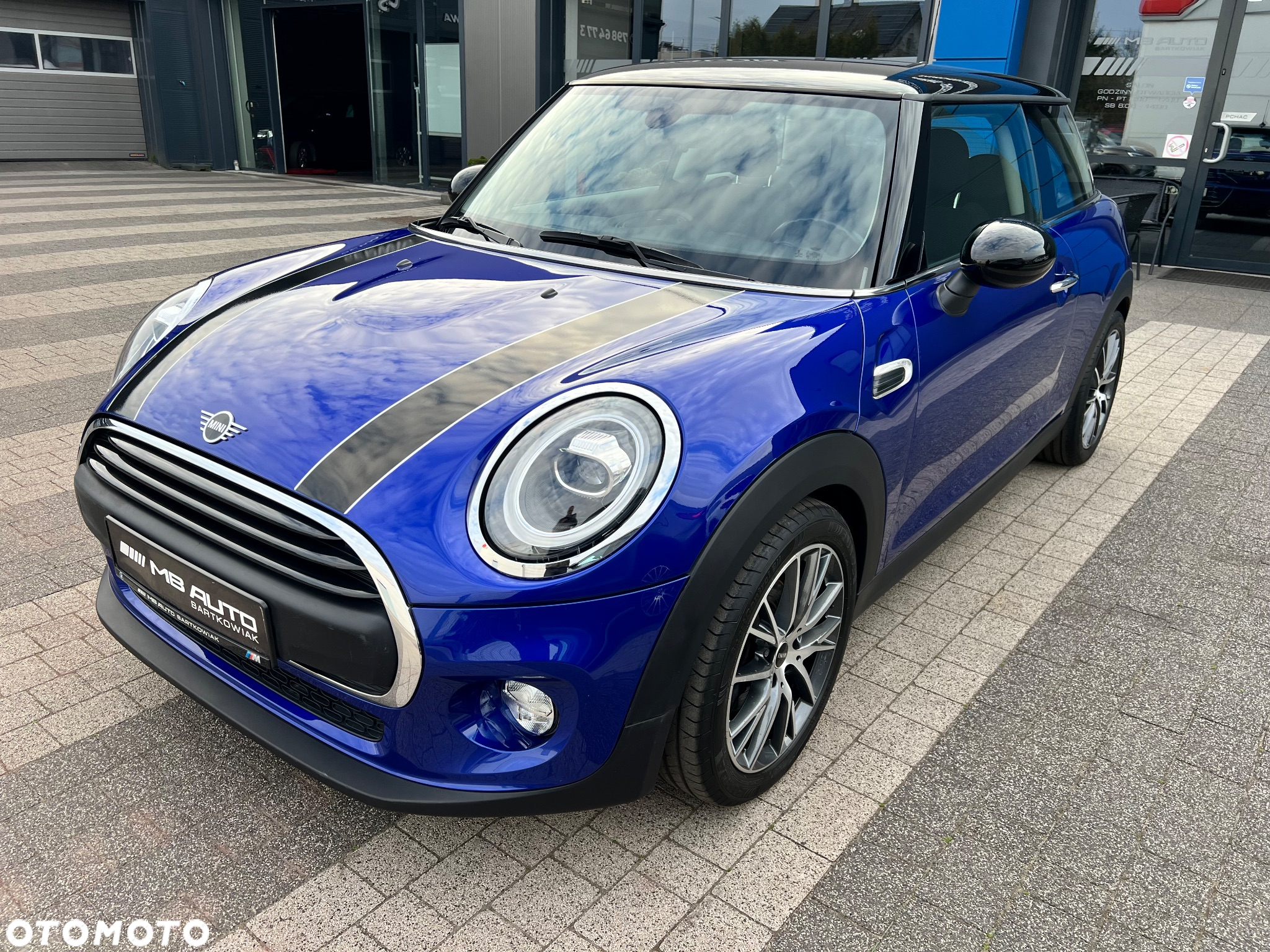 MINI Cooper Essential Trim - 6