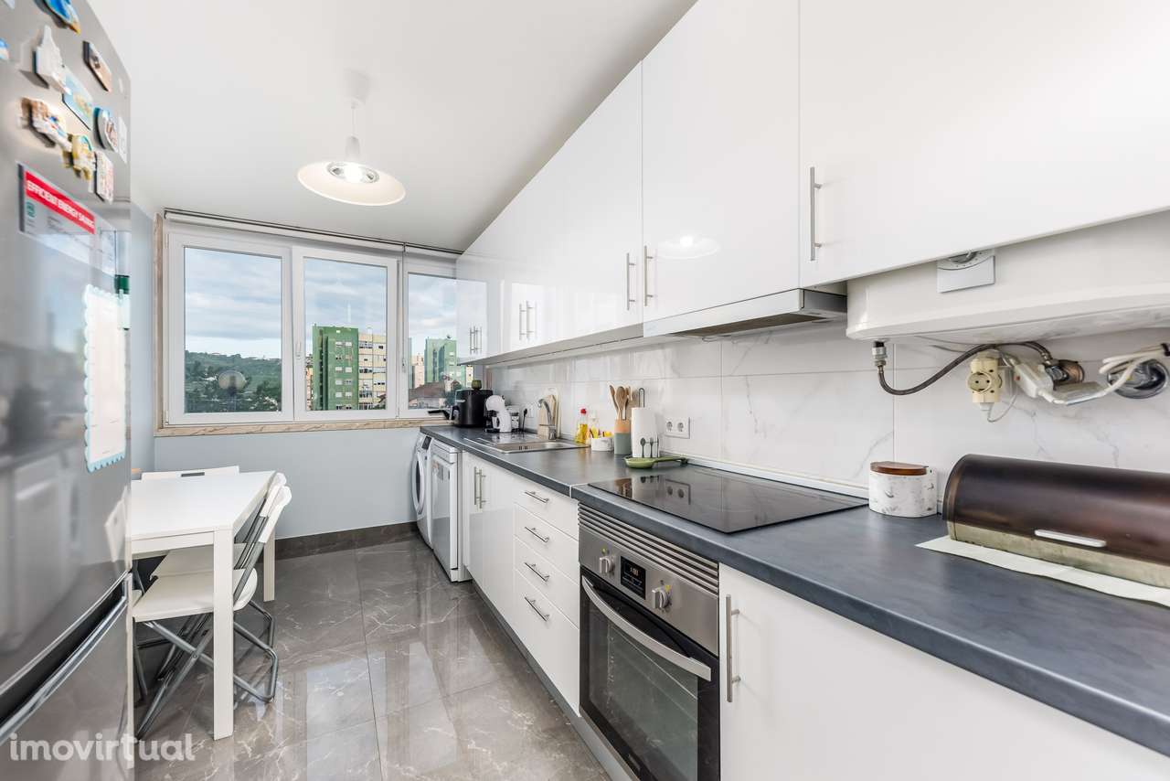 Apartamento 3 assoalhadas | Remodelado | Arrecadação | 5m do Metro - Grande imagem: 4/21