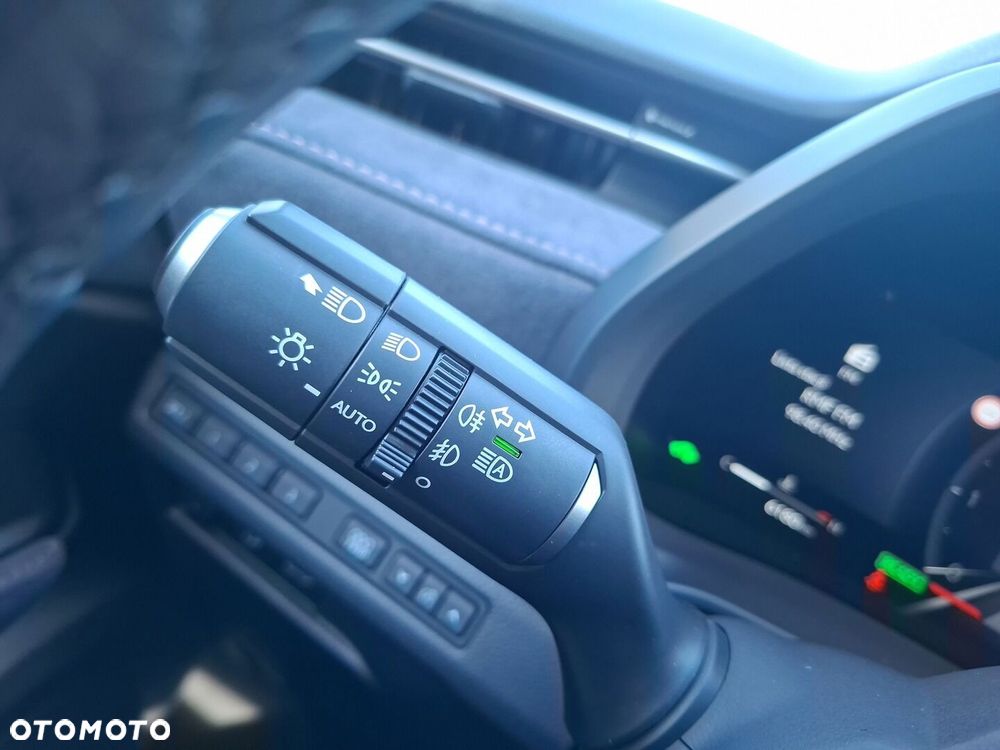 Lexus LBX 1.5 Hybrid Cool - 23
