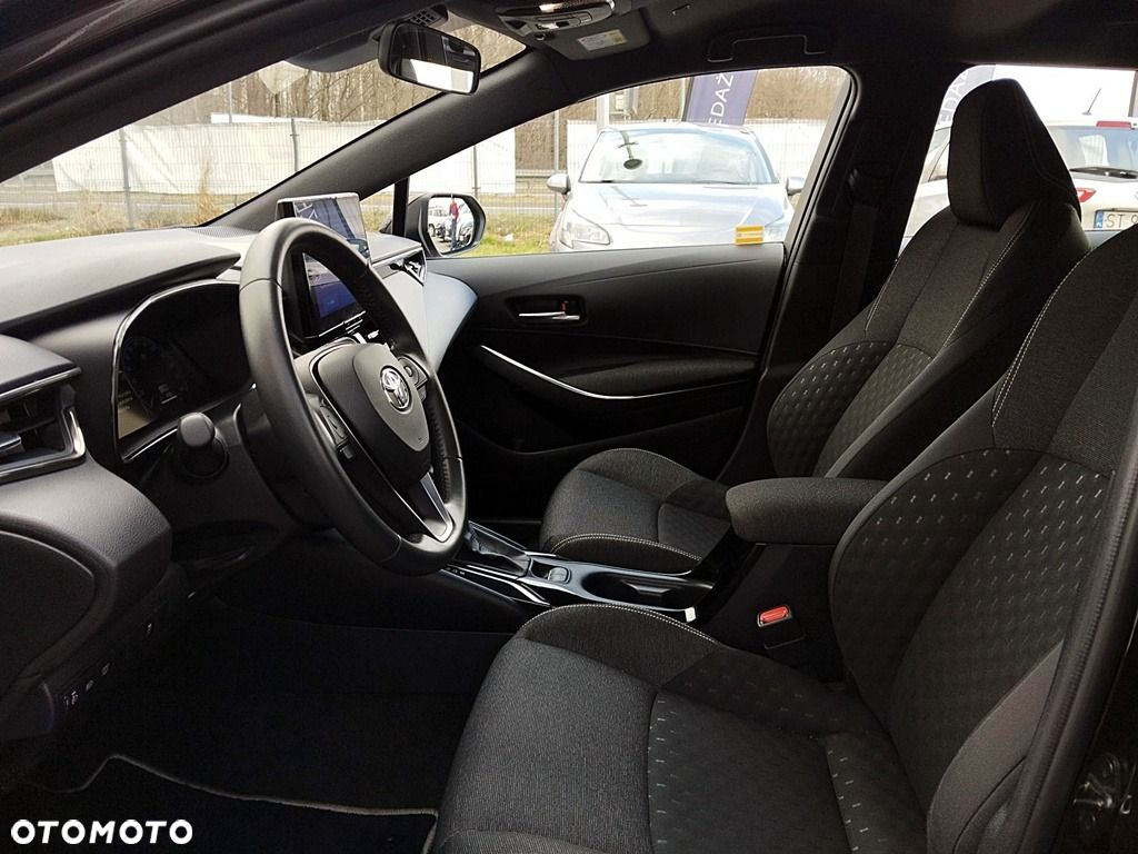 Toyota Corolla - 12
