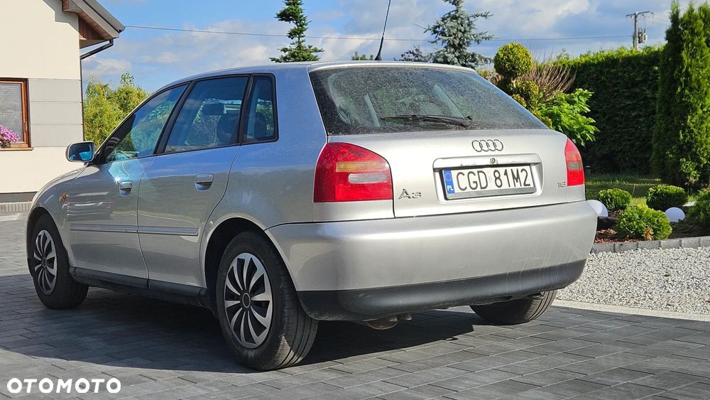 Audi A3 Sportback 1.6 Ambiente - 17