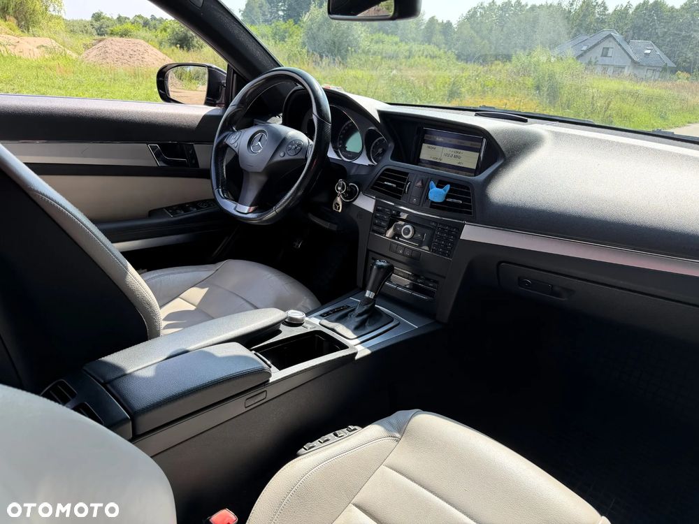 Mercedes-Benz Klasa E 250 CDI DPF BlueEFFICIENCY Automatik Elegance - 25