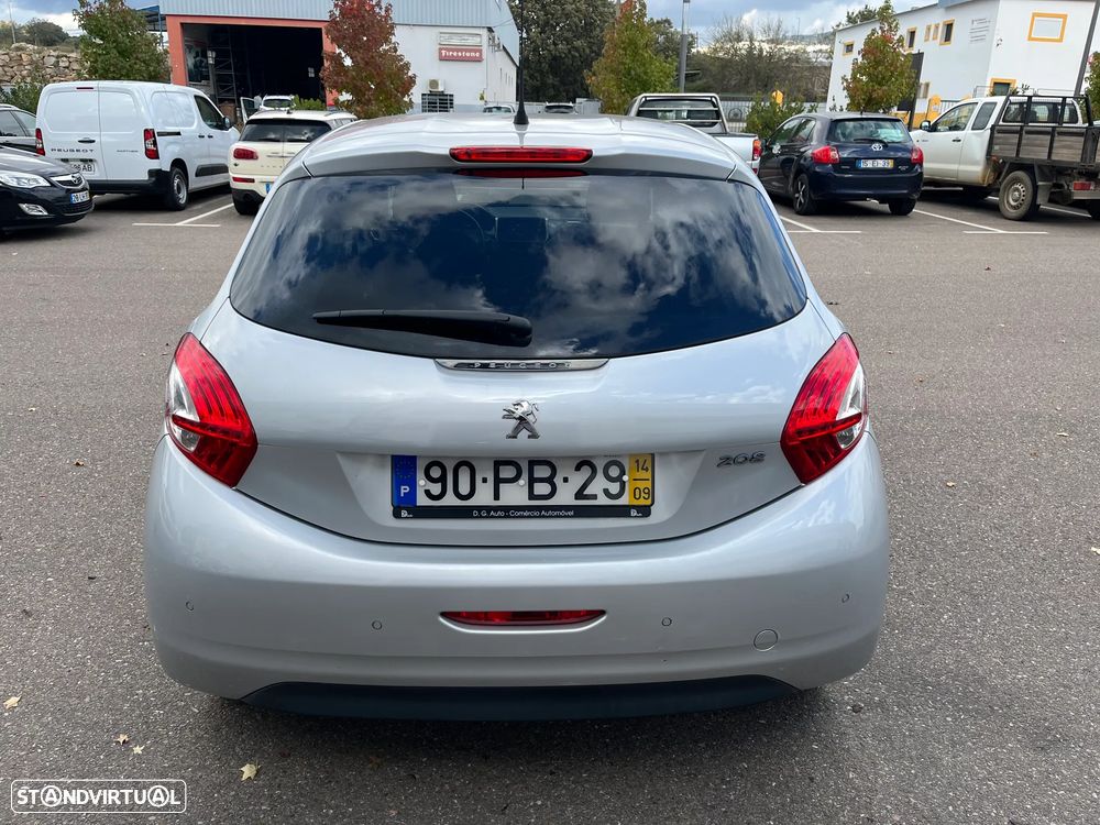 Peugeot 208 1.4 HDi Allure - 4