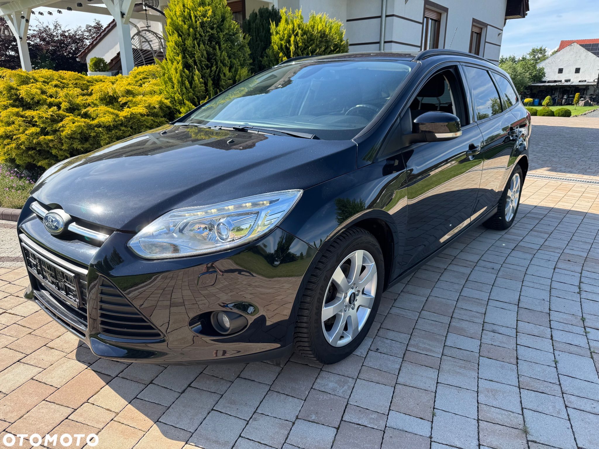 Ford Focus Turnier 1.0 EcoBoost Start-Stopp-System TREND - 1