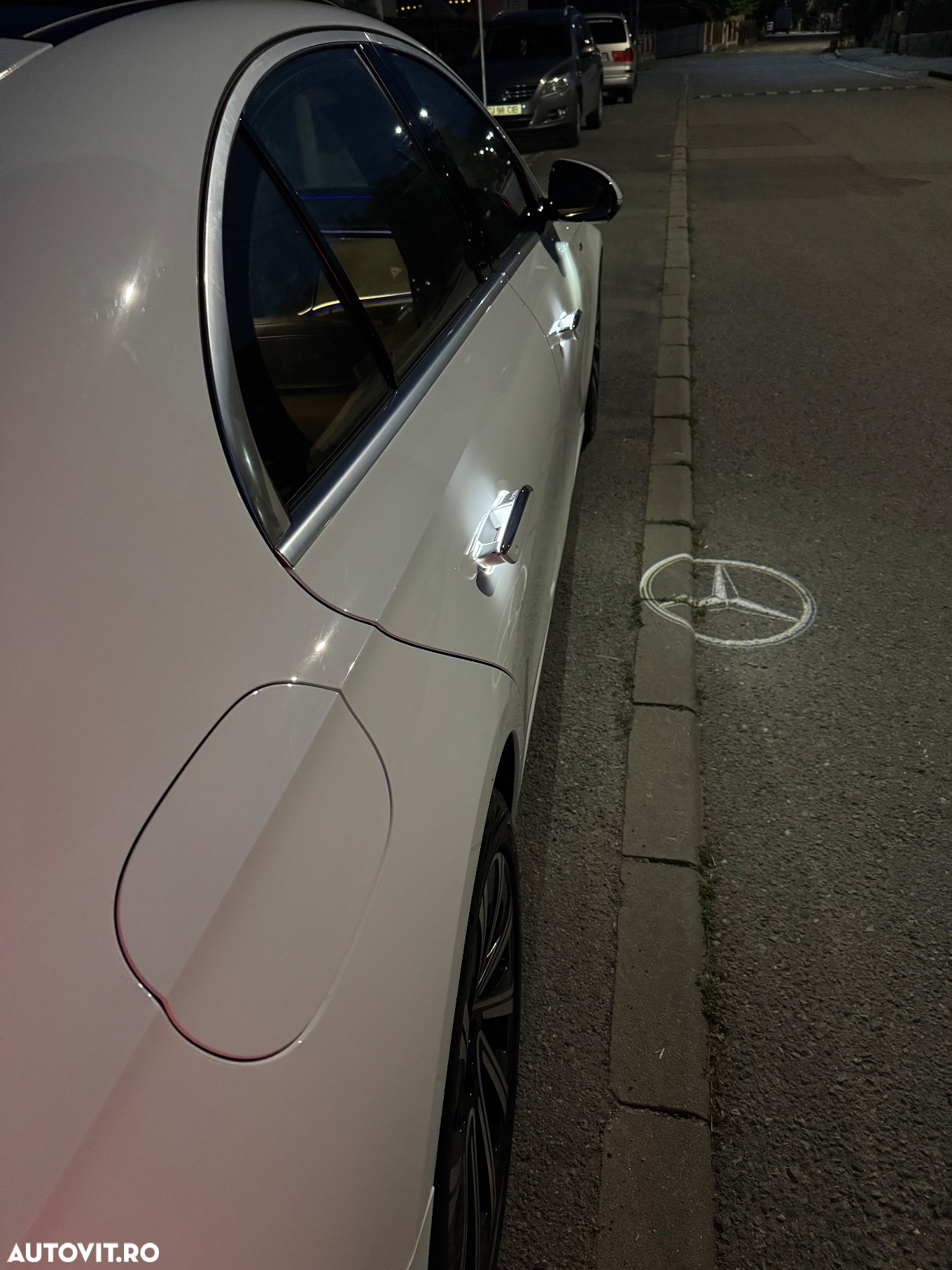 Mercedes-Benz E 220 d T 9G-TRONIC Edition AVANTGARDE - 33