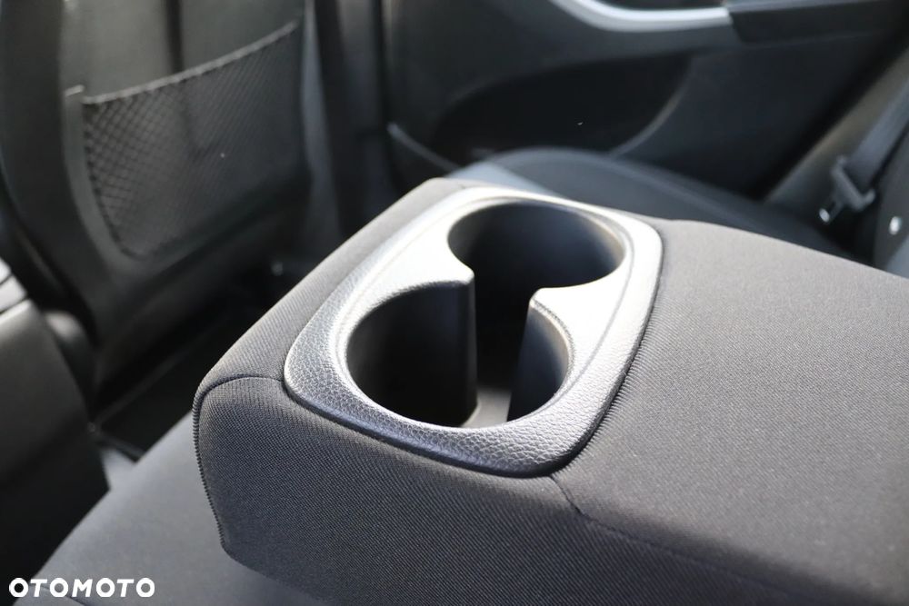 Hyundai i30 blue Kombi 1.6 GDi YES Gold - 31