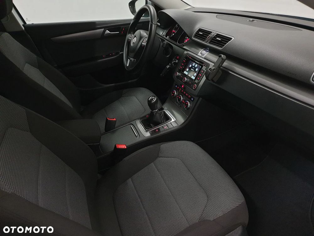 Volkswagen Passat 2.0 TDI Highline - 18