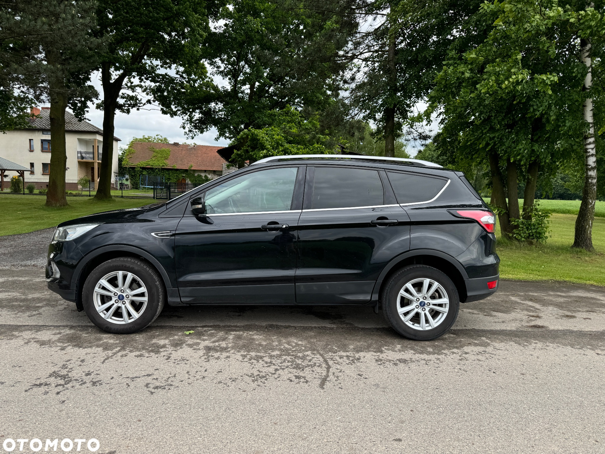 Ford Kuga - 10