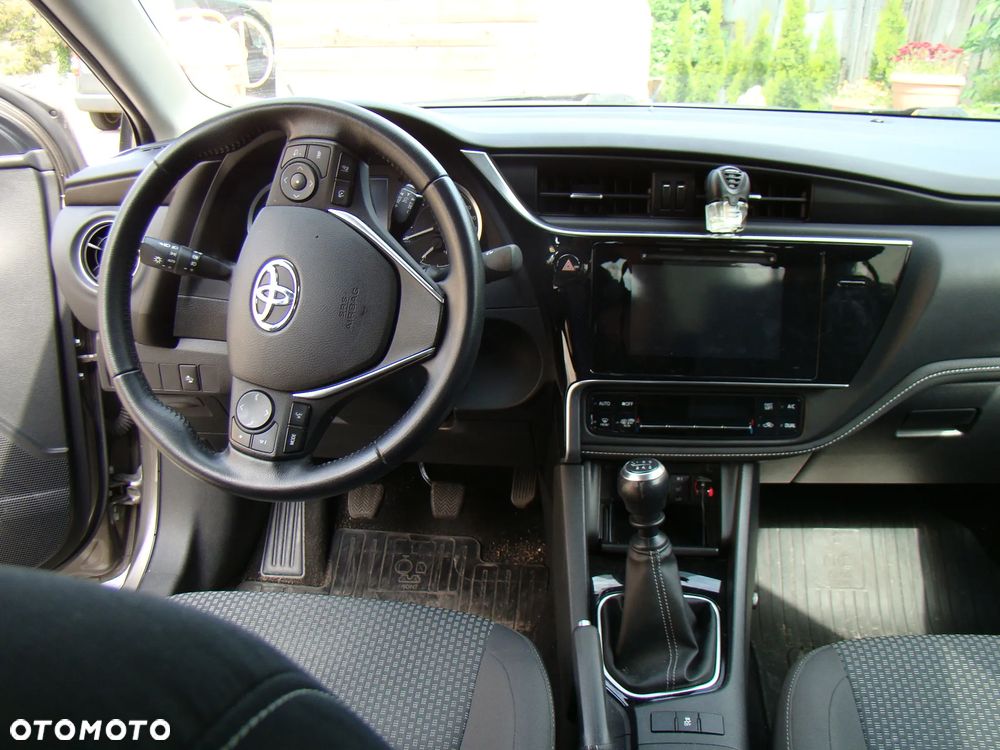 Toyota Corolla 1.6 Prestige - 9