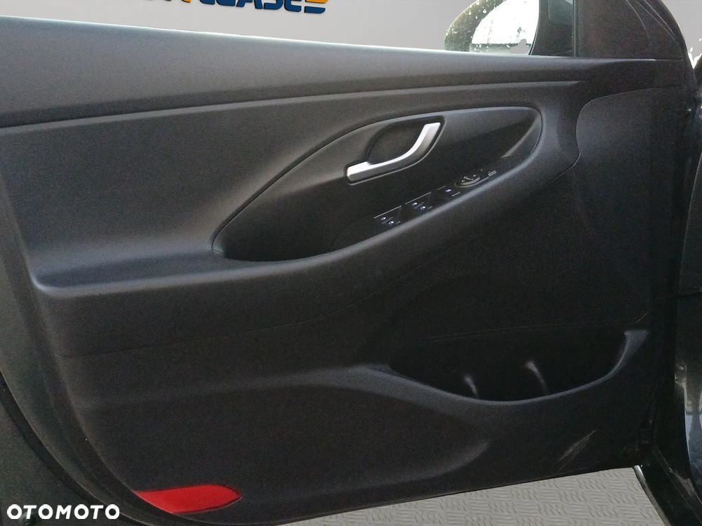 Hyundai i30 1.5 DPI Classic + - 19