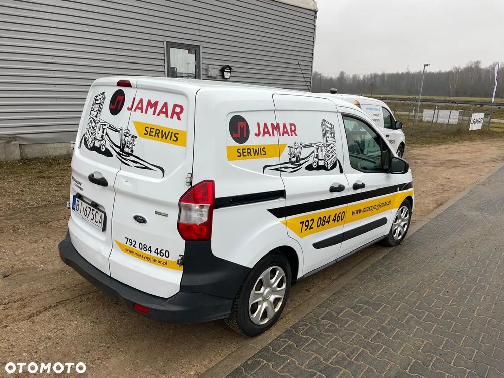Ford Transit Courier - 4