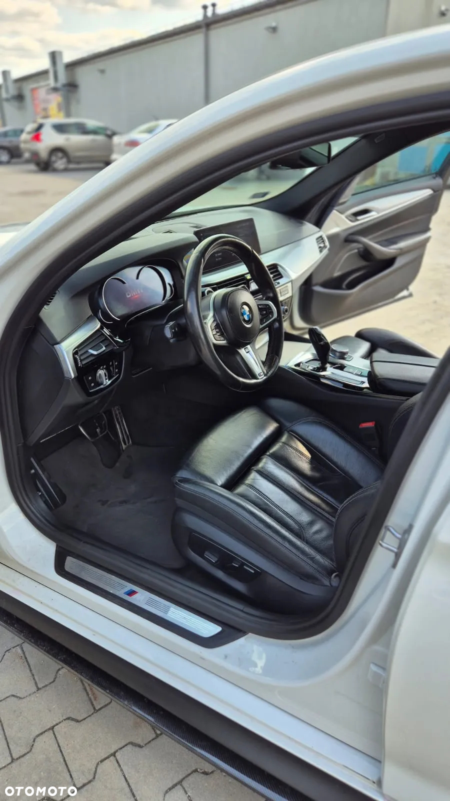 BMW Seria 5 520d xDrive - 14