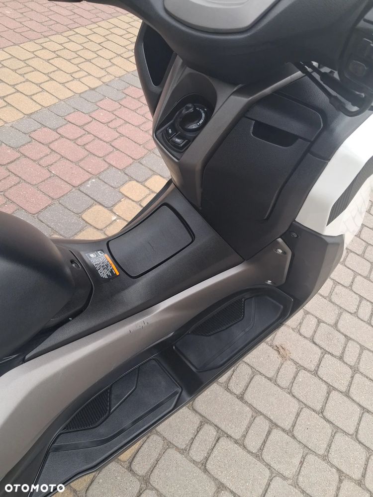 Yamaha NMAX - 6