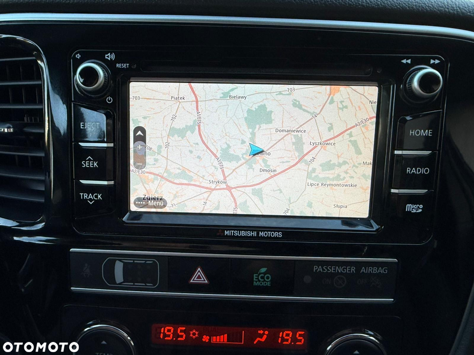 Mitsubishi Outlander 2.0 Instyle Navi 4WD CVT - 29