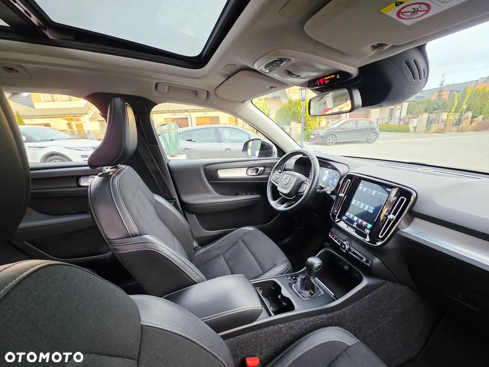 Volvo XC 40 T3 Momentum - 22