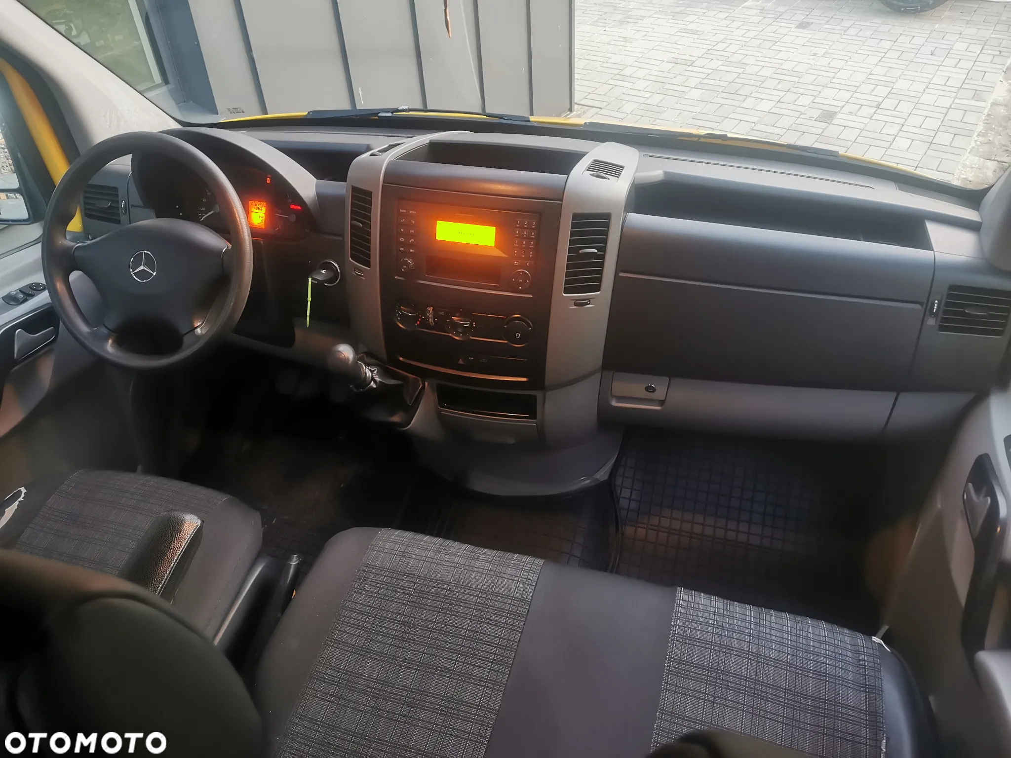 Mercedes-Benz SPRINTER - 11