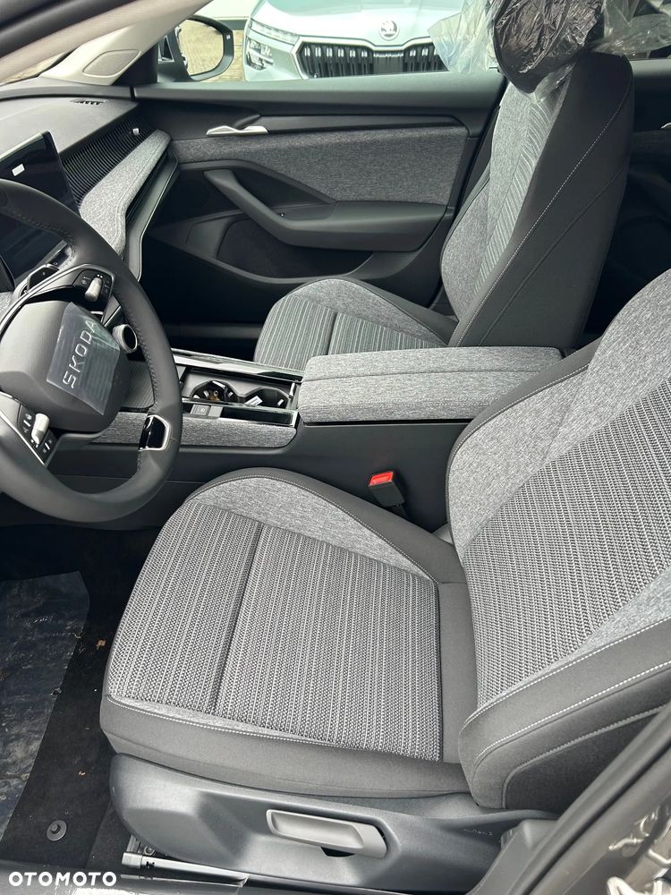 Skoda Superb 2.0 TDI SCR Drive DSG - 8