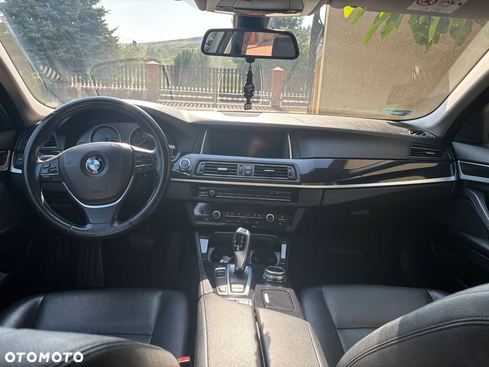 BMW Seria 5 518d - 12