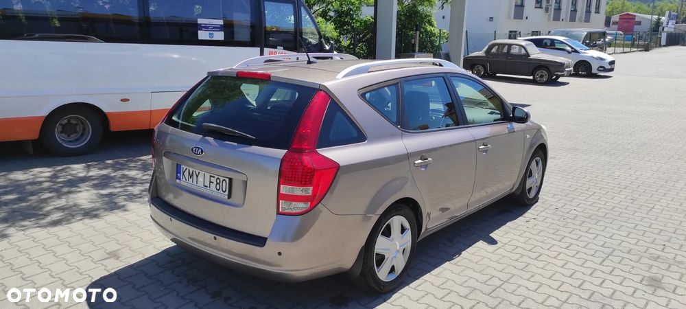 Kia Ceed 1.6 Comfort - 6