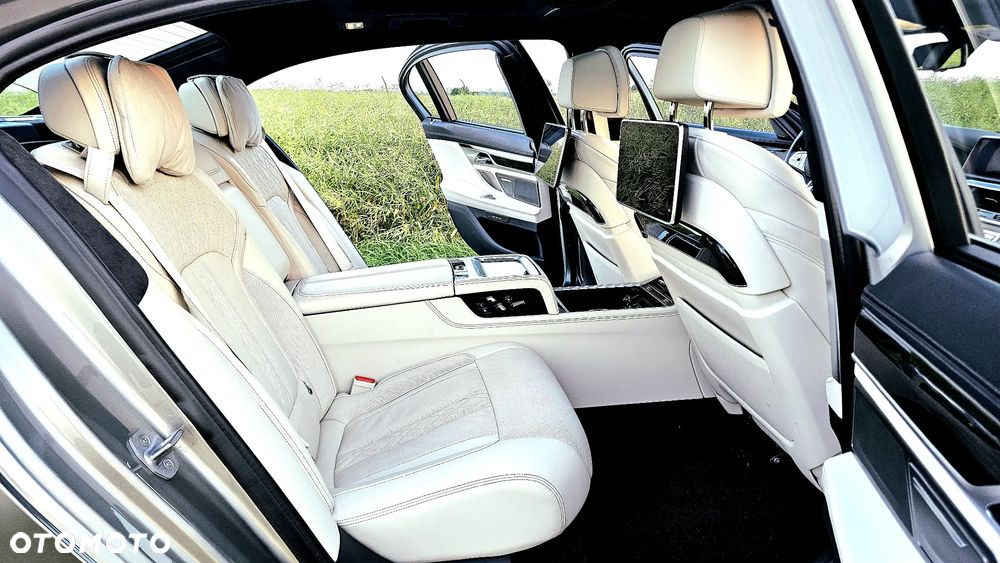 BMW Seria 7 745Le xDrive sport - 14