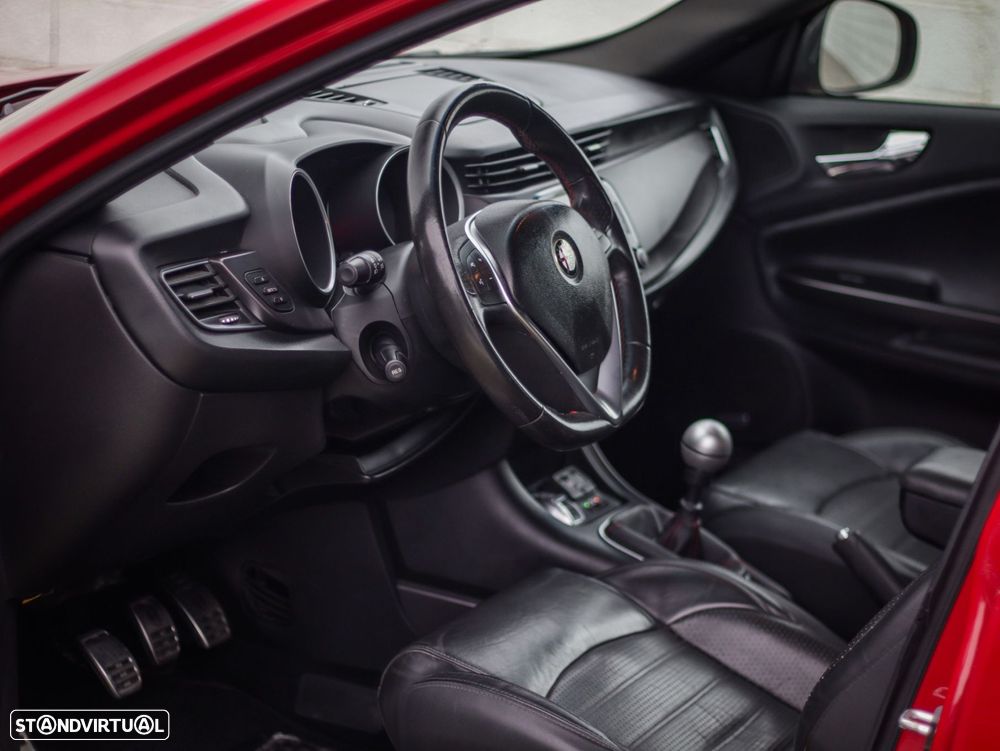 Alfa Romeo Giulietta 1.6 JTDm Exclusive - 18
