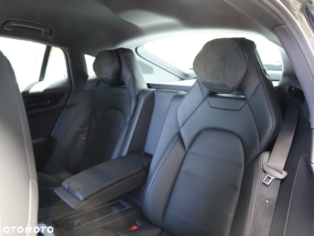 Porsche Panamera - 21