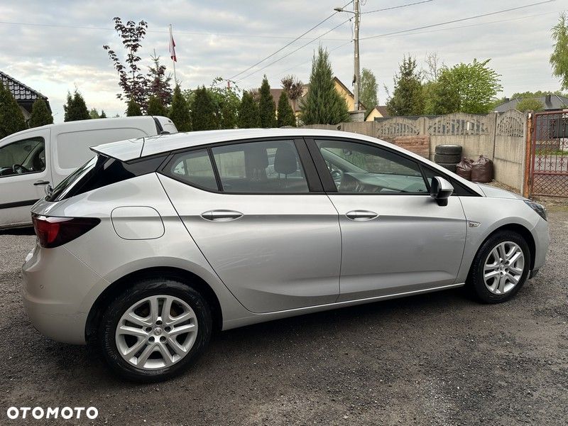 Opel Astra 1.2 T Elegance S&S - 9