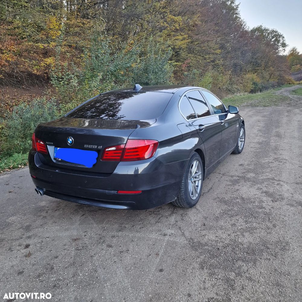 BMW Seria 5 525d xDrive - 10