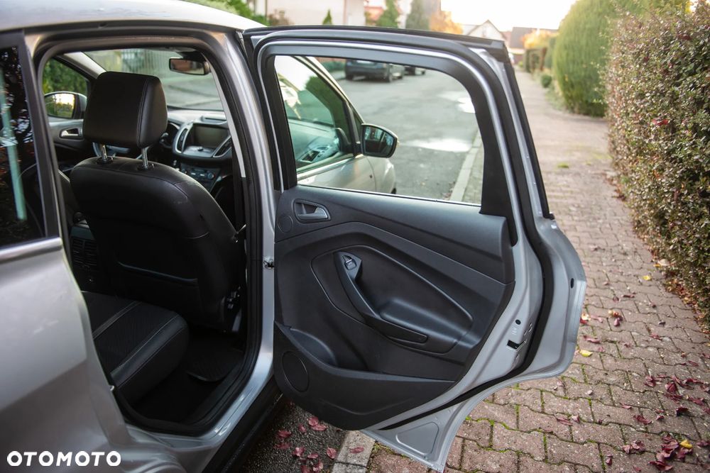 Ford C-MAX Diesel Titanium - 23