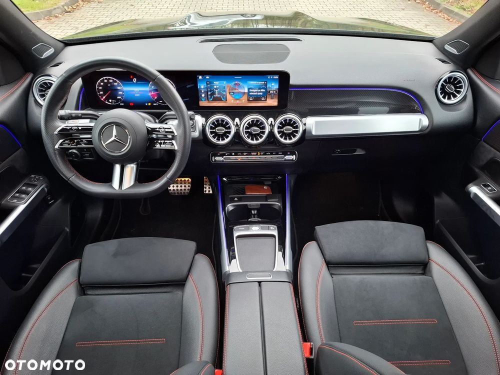 Mercedes-Benz GLB 250 4-Matic AMG Line 8G-DCT - 26