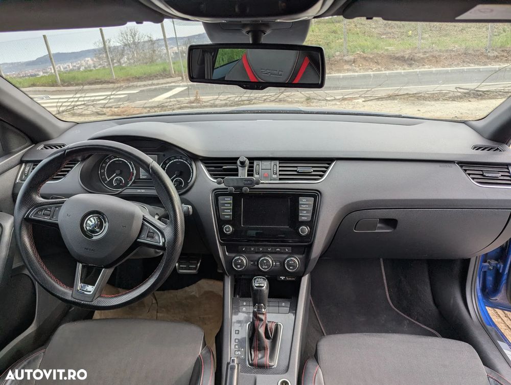 Skoda Octavia 2.0 TDI DSG RS - 10