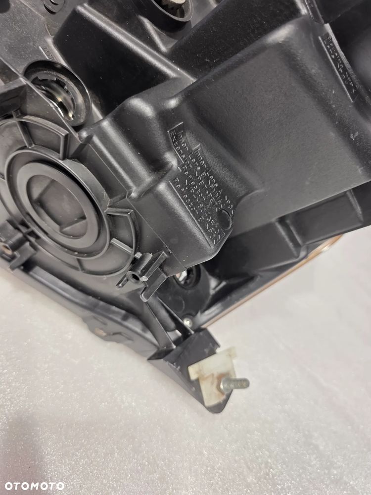 SUZUKI GRAND VITARA II 06- PRAWA LAMPA PRZEDNIA PRZÓD , AMERYKA USA , NR KOITO  100-59079 / KOITO 100-59078 , NR AUKCJI LPP216 - 19