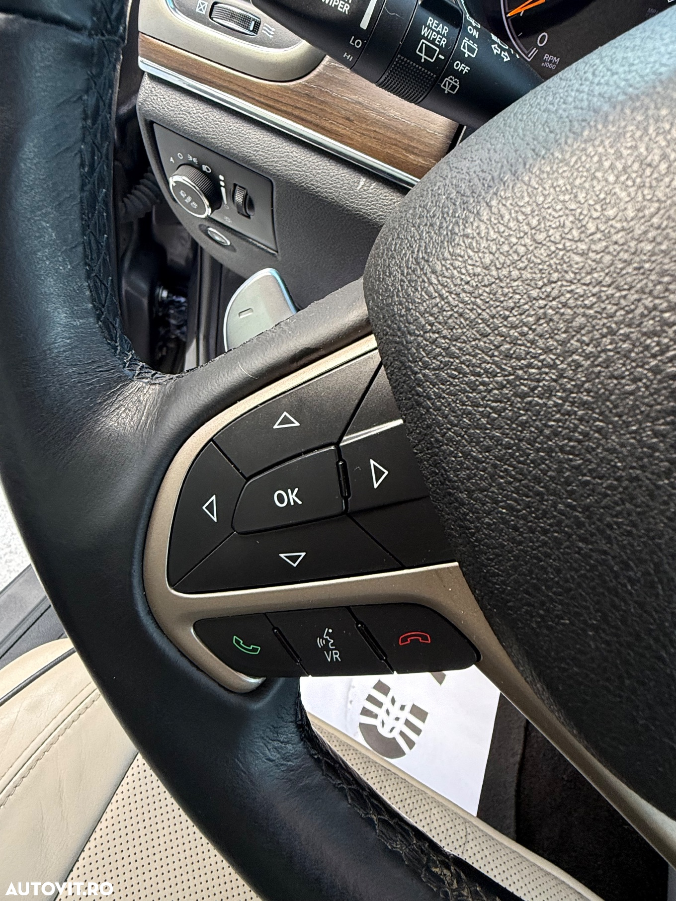 Jeep Grand Cherokee - 14