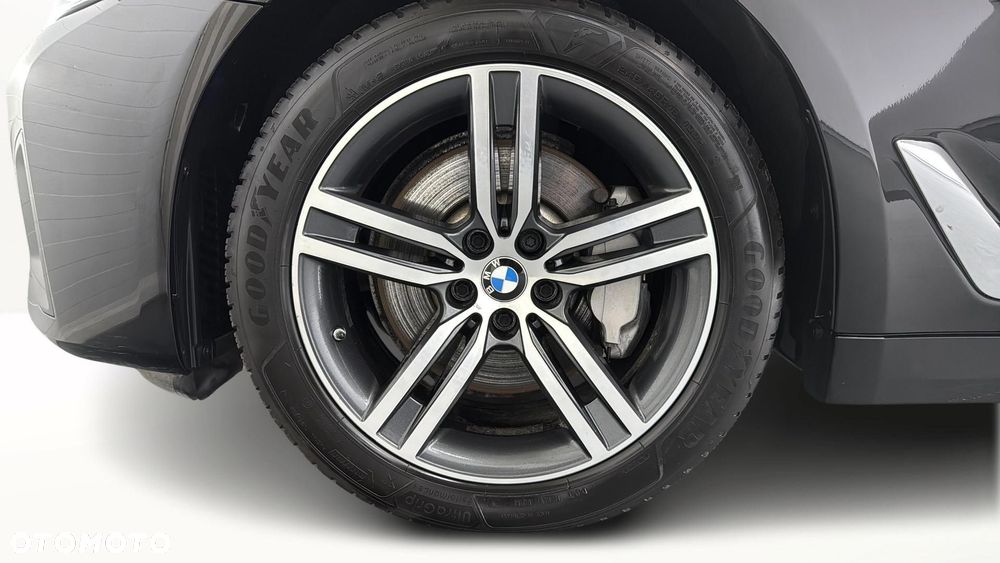 BMW Seria 5 530i xDrive mHEV - 20