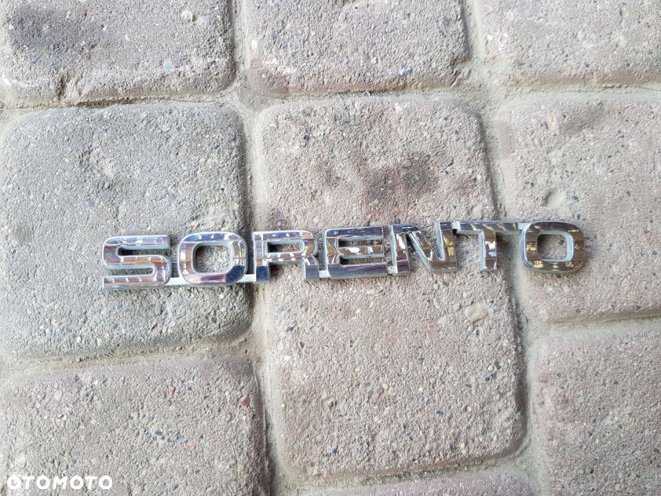 Kia Sorento II Emblemat Klapy - 1